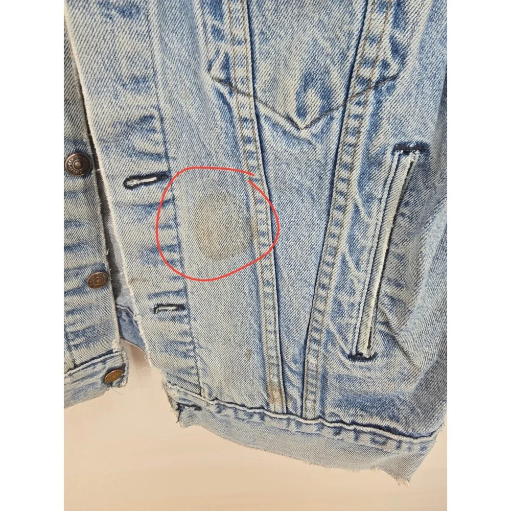 Vintage Levis Denim Trucker Jacket Light Wash Distressed Mens Large 70506-0214 - Picture 2 of 7